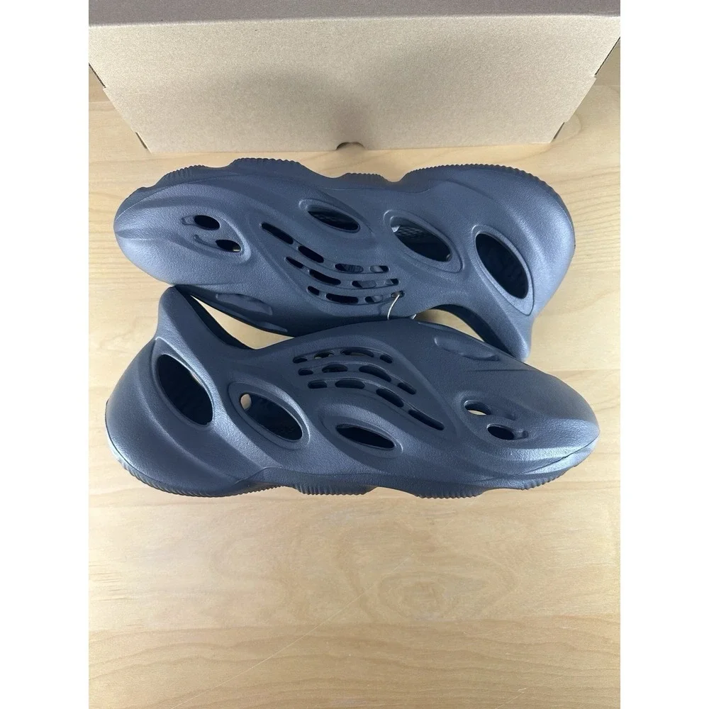 Size 11 - Adidas Men Yeezy Foam RNR Runner M Carbon IG5349
